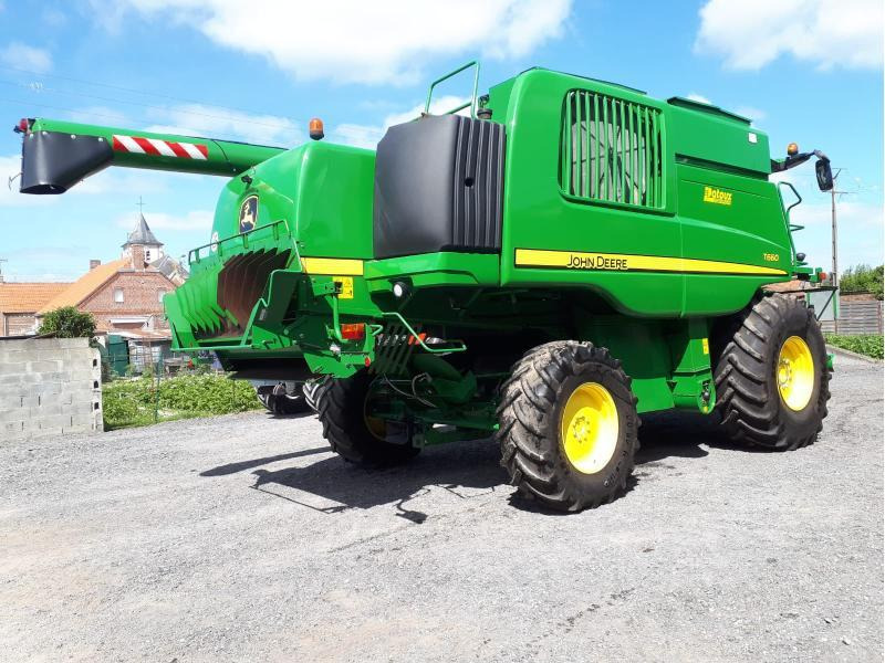 JOHN DEERE T660 - Combine harvester: picture 2 JOHN DEERE T660 - Combine harvester: picture 2