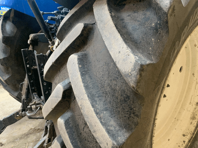 NEW-HOLLAND T7.215S - Farm tractor: picture 3 NEW-HOLLAND T7.215S - Farm tractor: picture 3