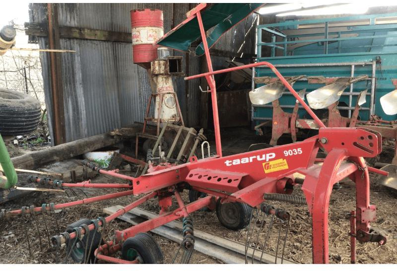 TAARUP 9035 - Tedder/ Rake: picture 1 TAARUP 9035 - Tedder/ Rake: picture 1