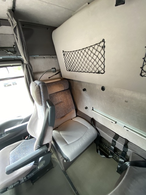 Tractor truck Renault Magnum 460 Dxi iShift: picture 31 Tractor truck Renault Magnum 460 Dxi iShift: picture 31