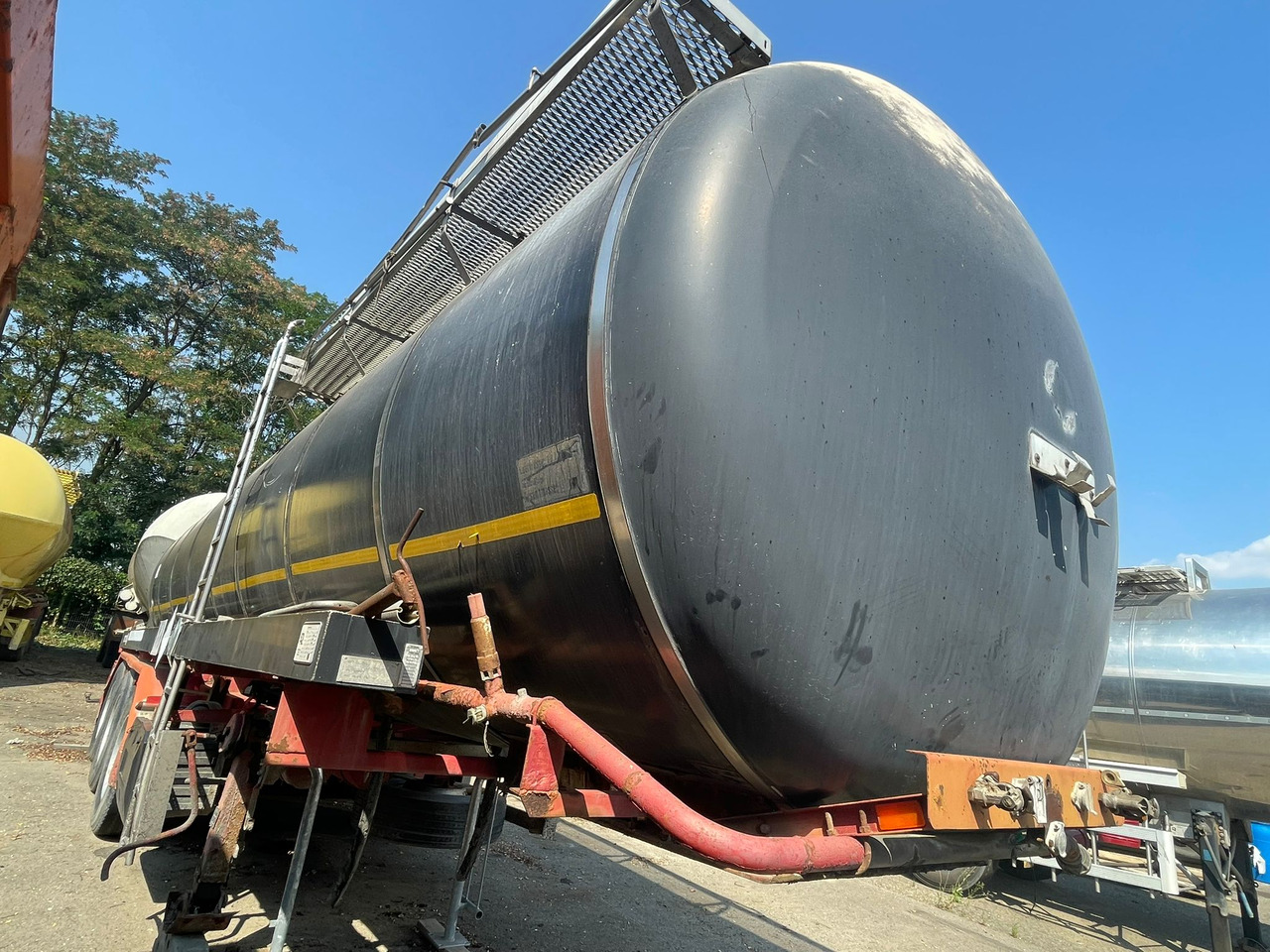 HENDRICK BITUMEN SEMI-TRAILER - Tanker semi-trailer: picture 3 HENDRICK BITUMEN SEMI-TRAILER - Tanker semi-trailer: picture 3