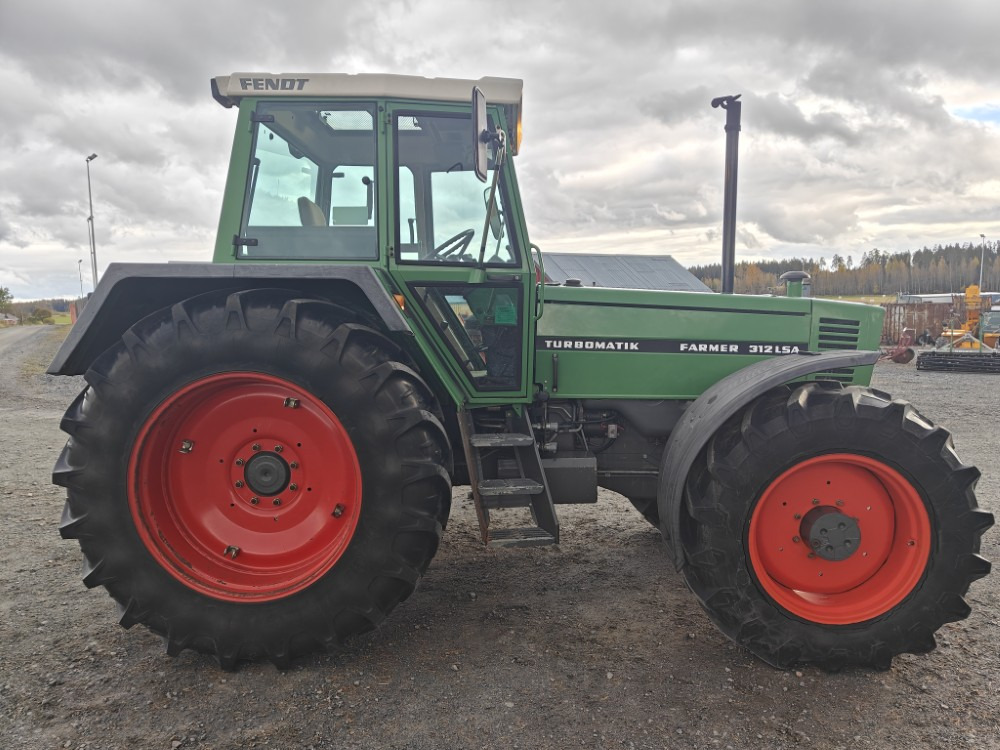 FENDT Farmer 312LSA Turbomatik - Farm tractor: picture 4 FENDT Farmer 312LSA Turbomatik - Farm tractor: picture 4