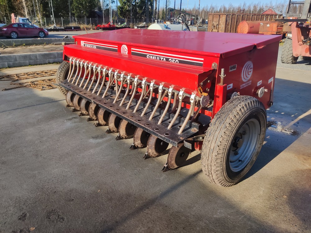 Simulta Junkkari 250cm kiekkovantailla ja HS laitteella - Combine seed drill: picture 4 Simulta Junkkari 250cm kiekkovantailla ja HS laitteella - Combine seed drill: picture 4