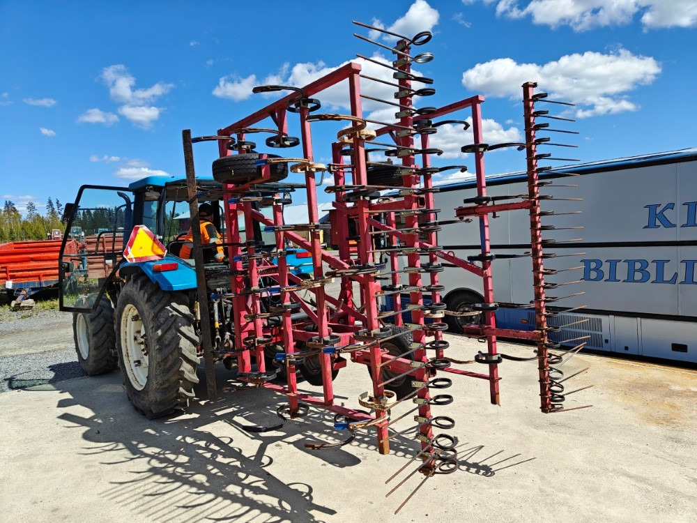 VM 450 cm, hydraulisesti taittuva, etulana ja jälkihara, katso video! - Spring tine harrow: picture 2 VM 450 cm, hydraulisesti taittuva, etulana ja jälkihara, katso video! - Spring tine harrow: picture 2