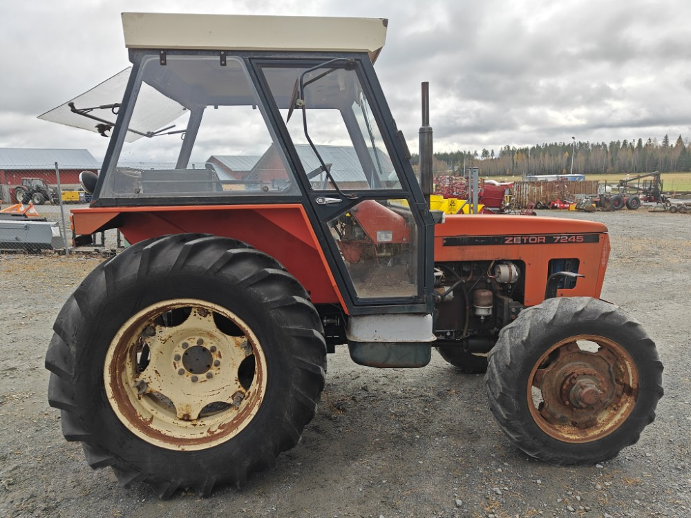 ZETOR 7245 - 4WD - Farm tractor: picture 4 ZETOR 7245 - 4WD - Farm tractor: picture 4