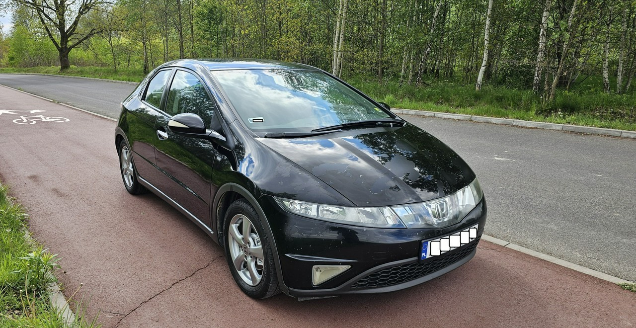 Honda Civic VIII bardzo ładna * pełnosprawna * - Hatchback: picture 2 Honda Civic VIII bardzo ładna * pełnosprawna * - Hatchback: picture 2