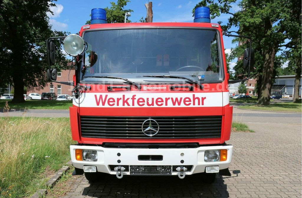 Mercedes-Benz 1124 F Feuerwehr LF 16/16 Pumpe Tank Haspel 1124 F Feuerwehr LF 16/16 Pumpe Tank Haspel - Fire truck: picture 3 Mercedes-Benz 1124 F Feuerwehr LF 16/16 Pumpe Tank Haspel 1124 F Feuerwehr LF 16/16 Pumpe Tank Haspel - Fire truck: picture 3
