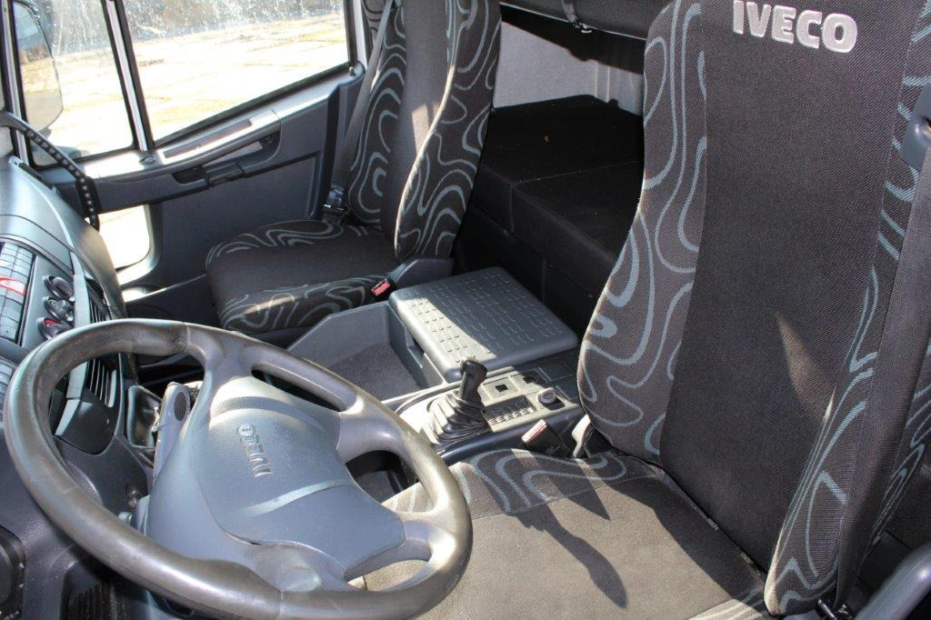 Curtain side truck Iveco Eurocargo 120E25: picture 8 Curtain side truck Iveco Eurocargo 120E25: picture 8