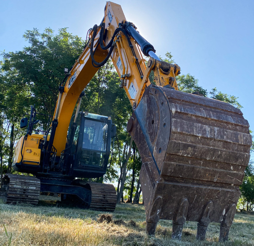 JCB JS131LC - Excavator: picture 1 JCB JS131LC - Excavator: picture 1