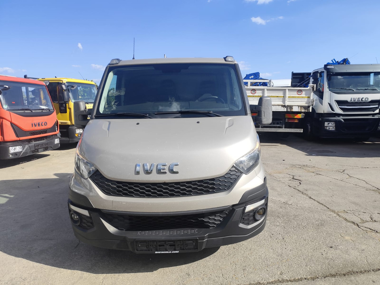 Crane truck, Tipper van IVECO DAILY 35-130: picture 30 Crane truck, Tipper van IVECO DAILY 35-130: picture 30