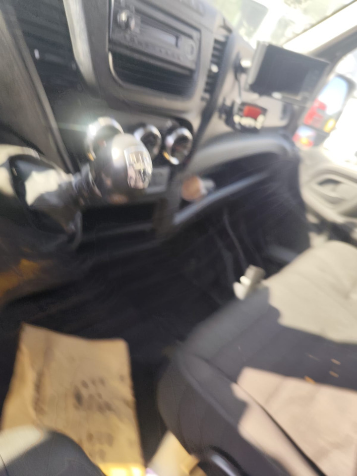 Crane truck, Tipper van IVECO DAILY 35-130: picture 38 Crane truck, Tipper van IVECO DAILY 35-130: picture 38