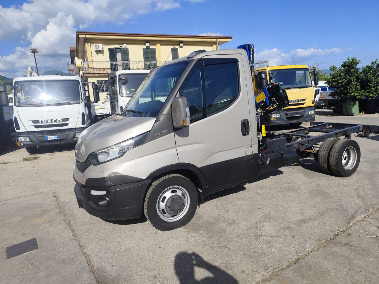 Crane truck, Tipper van IVECO DAILY 35-130: picture 35 Crane truck, Tipper van IVECO DAILY 35-130: picture 35