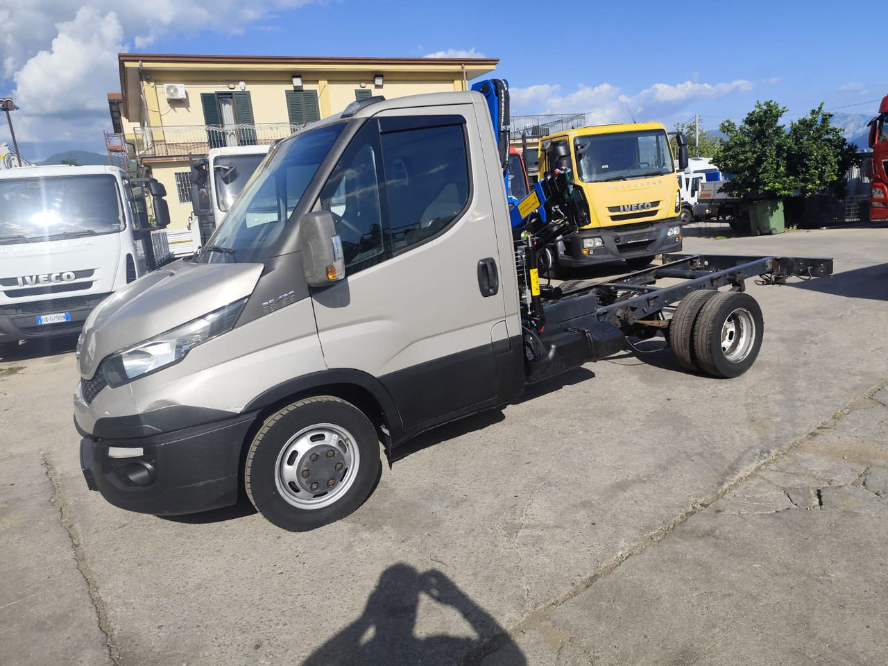 Crane truck, Tipper van IVECO DAILY 35-130: picture 36 Crane truck, Tipper van IVECO DAILY 35-130: picture 36