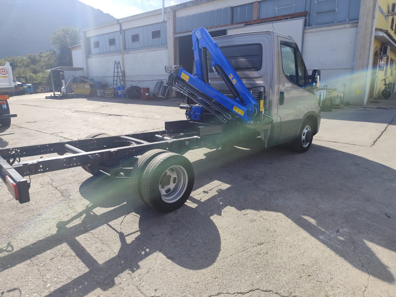 Crane truck, Tipper van IVECO DAILY 35-130: picture 25 Crane truck, Tipper van IVECO DAILY 35-130: picture 25