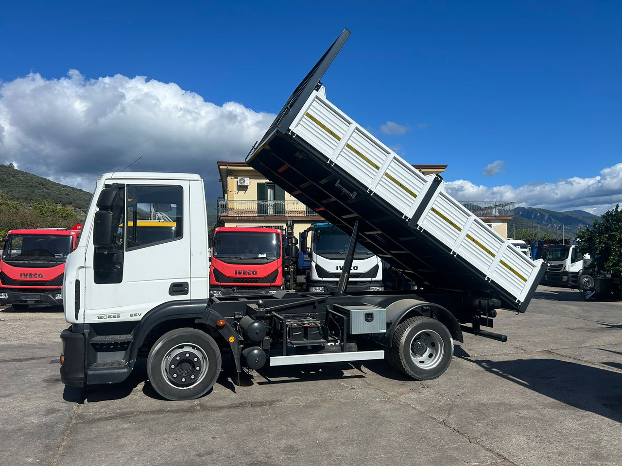 IVECO EUROCARGO 120E25 - Tipper: picture 2 IVECO EUROCARGO 120E25 - Tipper: picture 2