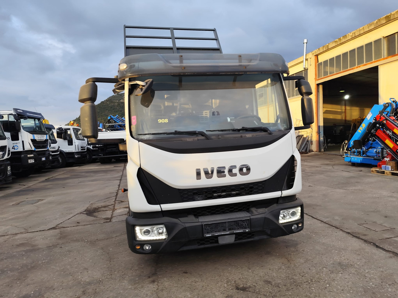 Crane truck, Tipper IVECO EUROCARGO 80-210: picture 13