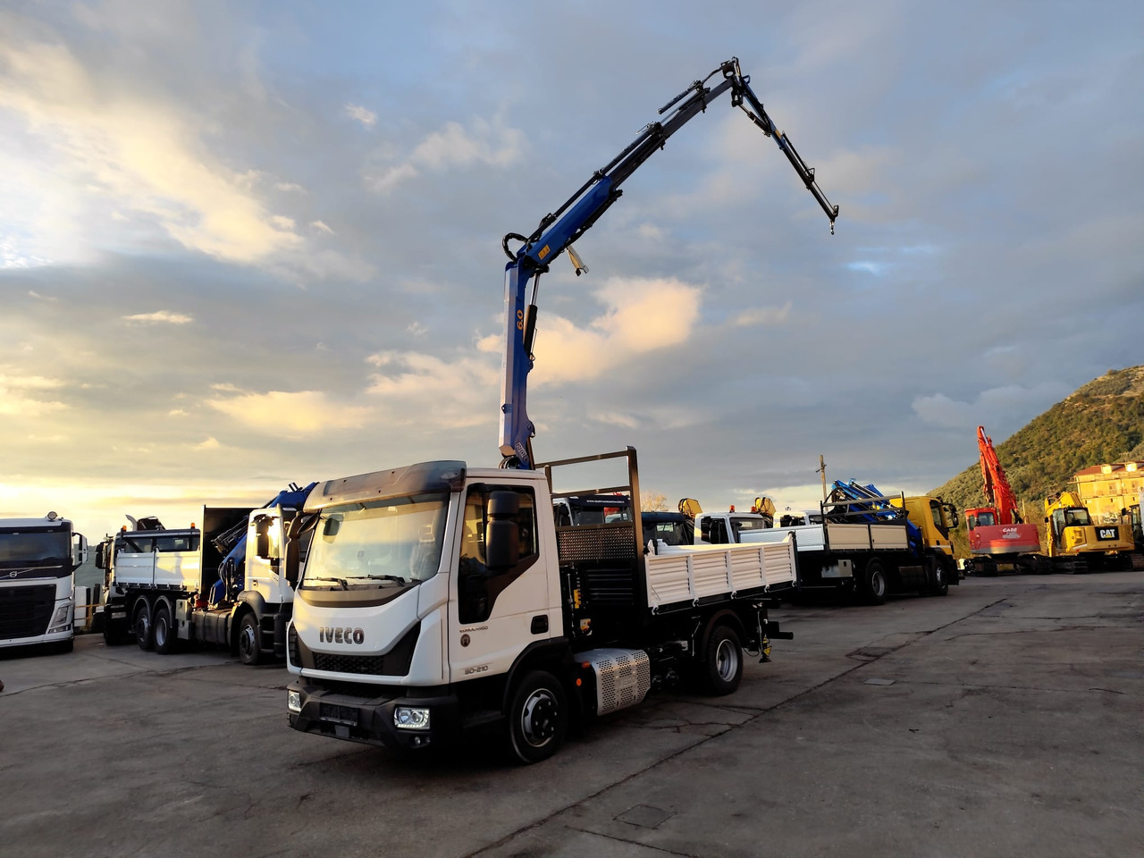 Crane truck, Tipper IVECO EUROCARGO 80-210: picture 36