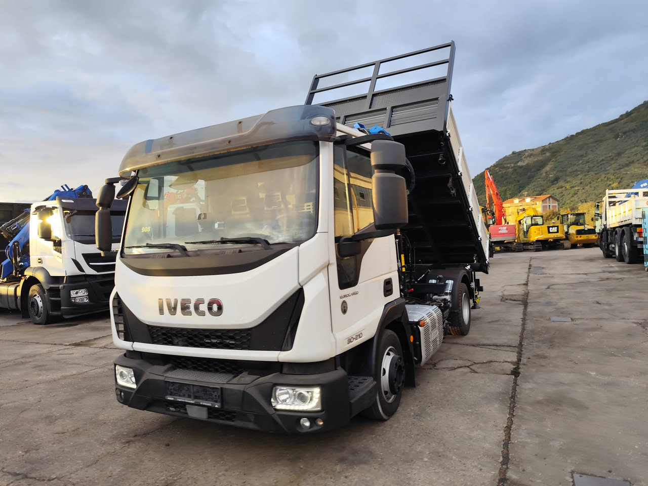 Crane truck, Tipper IVECO EUROCARGO 80-210: picture 18