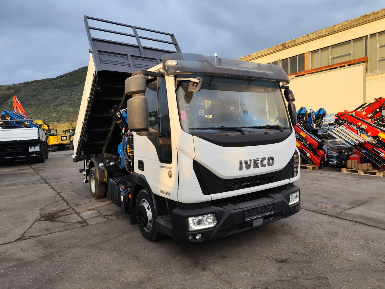 Crane truck, Tipper IVECO EUROCARGO 80-210: picture 11