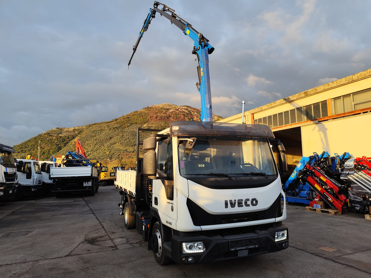 Crane truck, Tipper IVECO EUROCARGO 80-210: picture 34