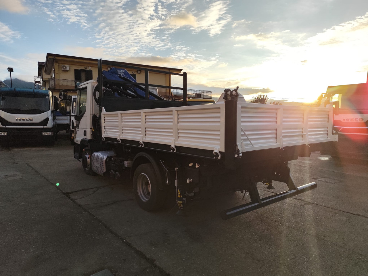 Crane truck, Tipper IVECO EUROCARGO 80-210: picture 41