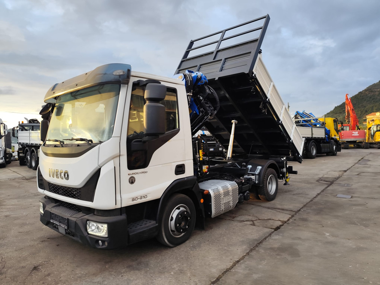 Crane truck, Tipper IVECO EUROCARGO 80-210: picture 19