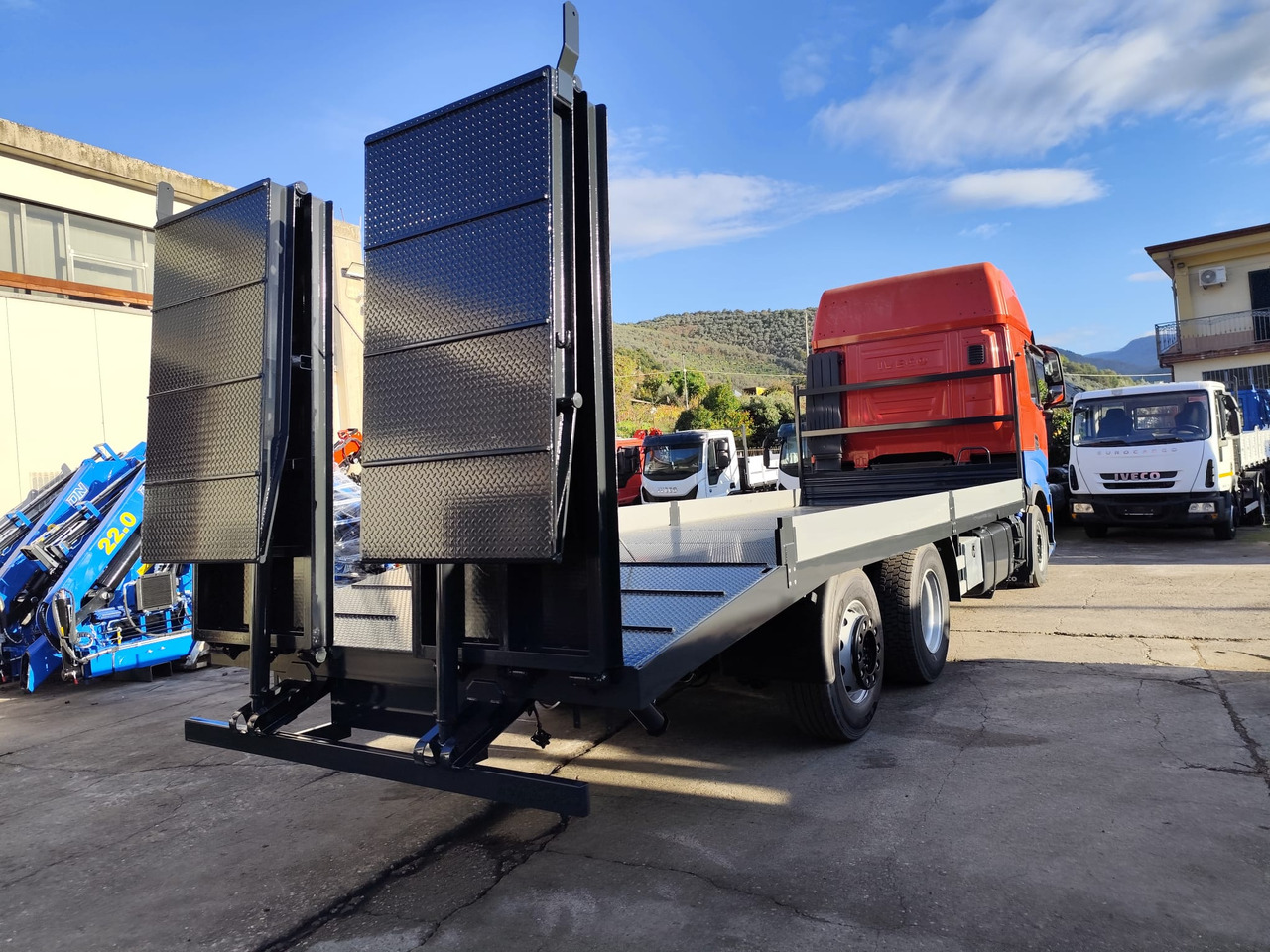 Dropside/ Flatbed truck IVECO S-WAY AS260S48 Y: picture 18