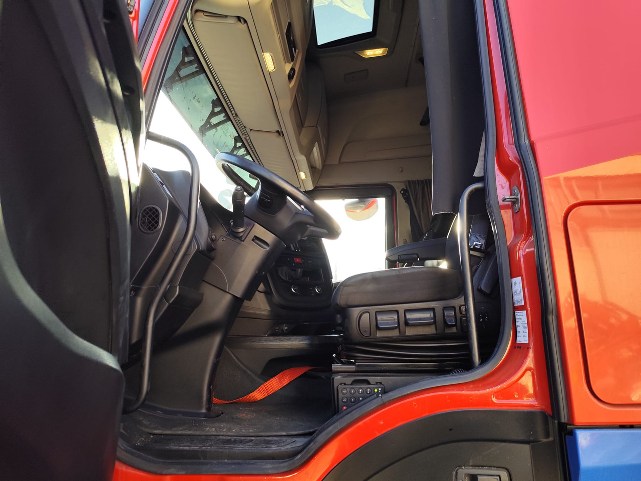 Dropside/ Flatbed truck IVECO S-WAY AS260S48 Y: picture 41