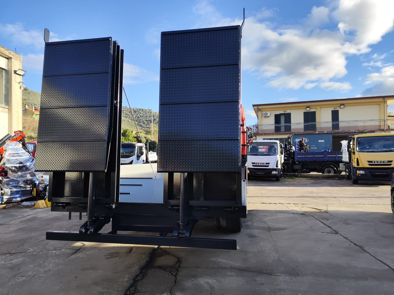 Dropside/ Flatbed truck IVECO S-WAY AS260S48 Y: picture 9