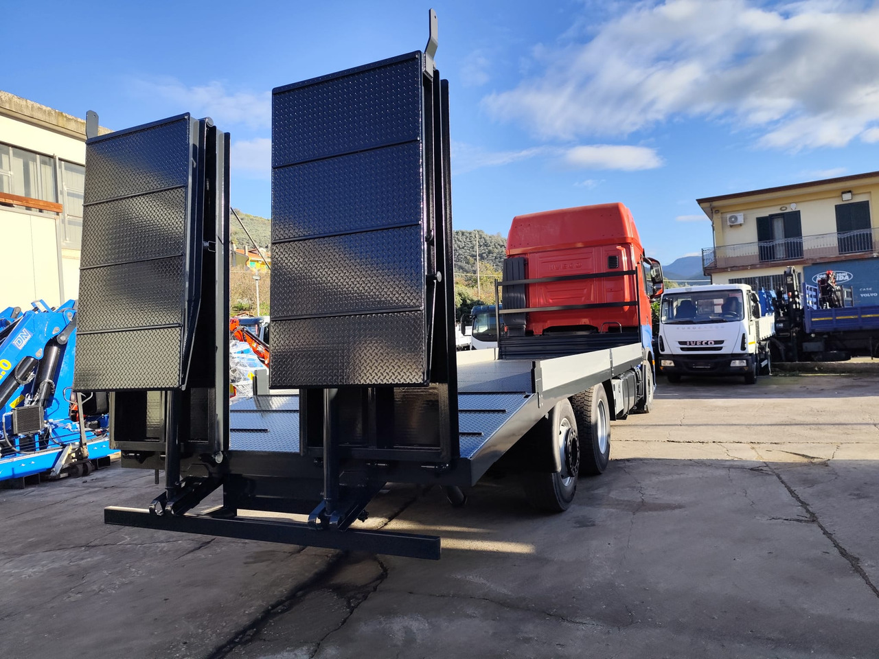 Dropside/ Flatbed truck IVECO S-WAY AS260S48 Y: picture 13