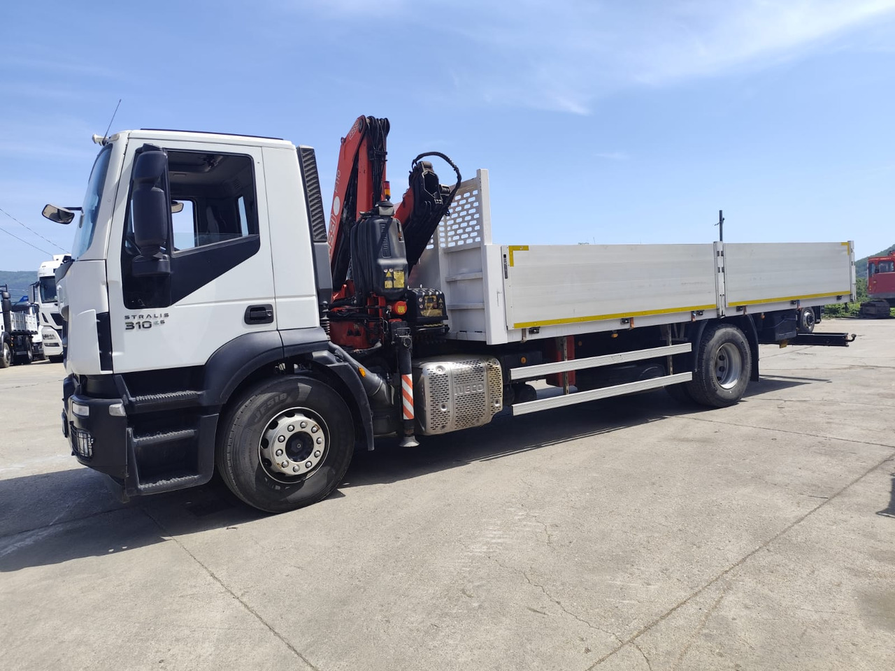 Crane truck IVECO STRALIS 190S31: picture 27