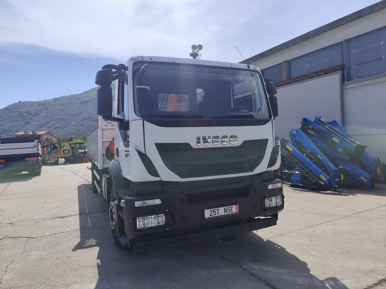 Crane truck IVECO STRALIS 190S31: picture 33