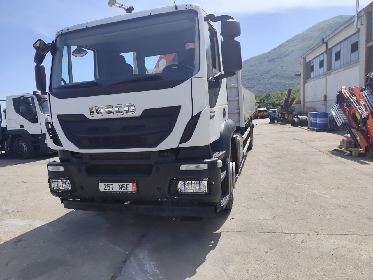 Crane truck IVECO STRALIS 190S31: picture 30