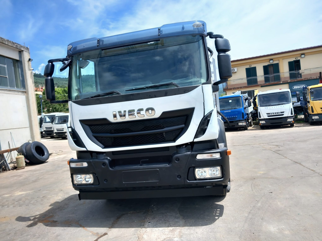 Crane truck IVECO STRALIS AD 190S36: picture 18