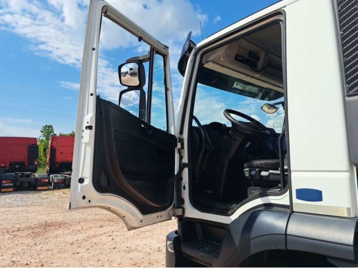 Box truck IVECO STRALIS AD 260S31: picture 18
