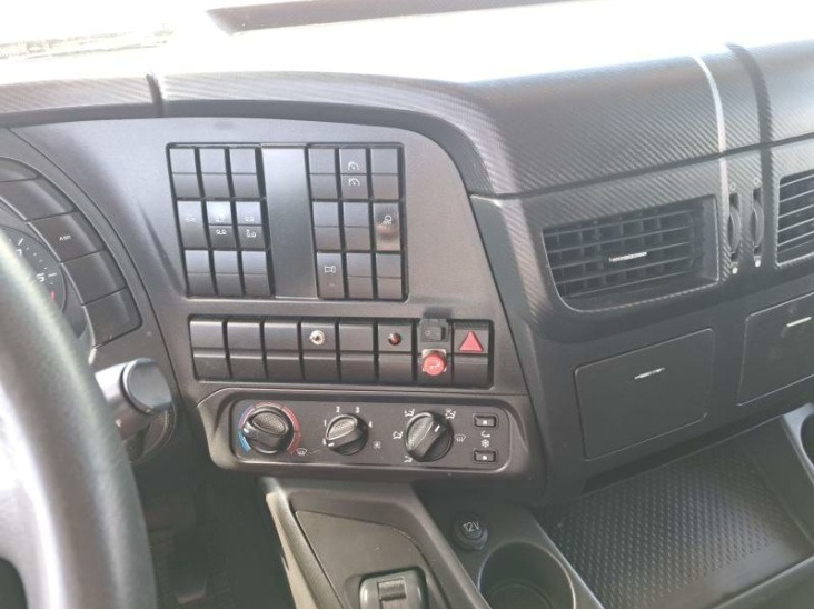 Box truck IVECO STRALIS AD 260S31: picture 27