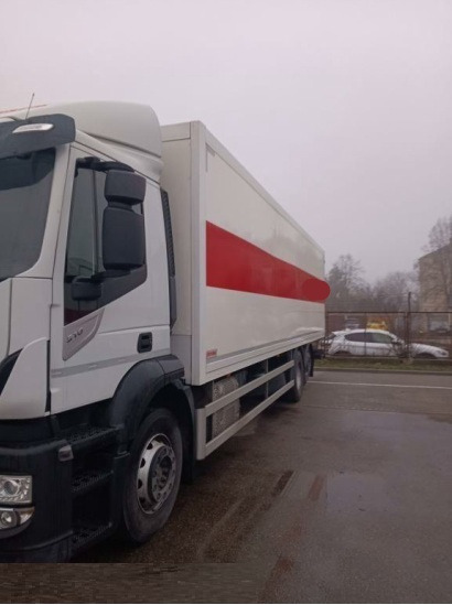 IVECO STRALIS AD 260S31 XP - Box truck: picture 2 IVECO STRALIS AD 260S31 XP - Box truck: picture 2