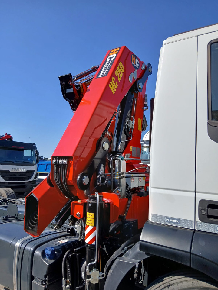Crane truck IVECO STRALIS AD 260S31 XP: picture 11