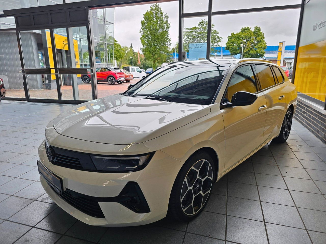 Opel Astra L 1.5 Ultimate Schiebedach Memory ACC AHK - Car: picture 2 Opel Astra L 1.5 Ultimate Schiebedach Memory ACC AHK - Car: picture 2