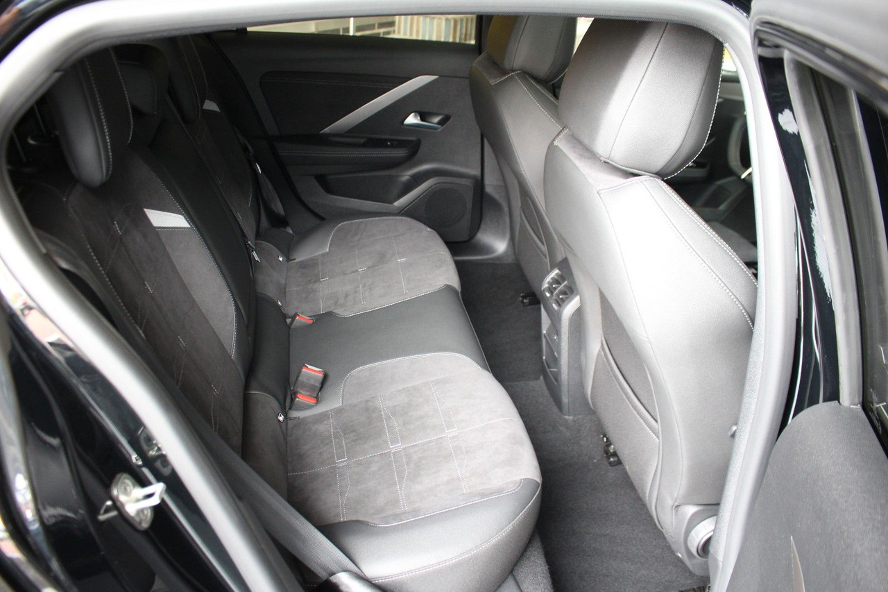 Sedan Opel Astra L 5-trg. Ultimate Schiebedach Alcantara: picture 9