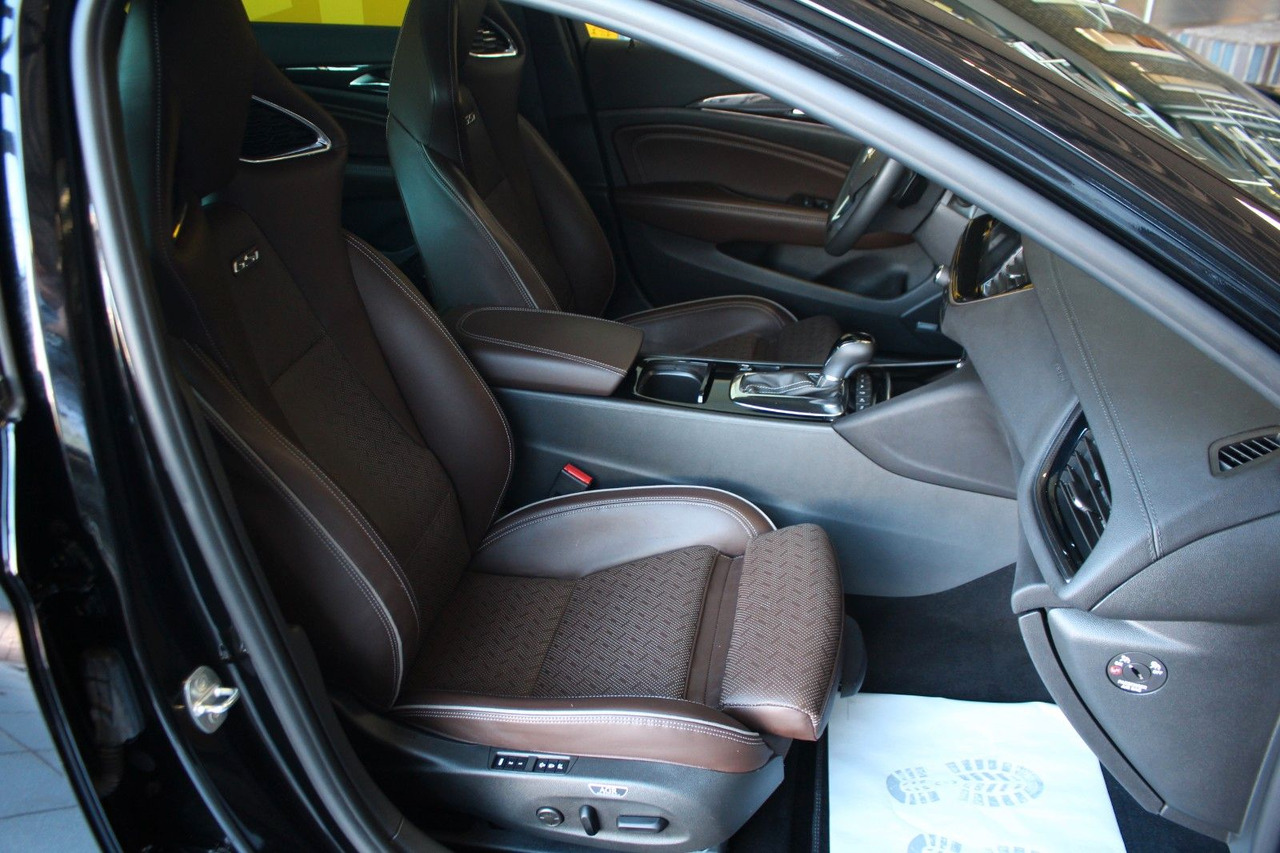Opel Insignia B Sports Tourer GSi 4x4 Massage Bose - Station wagon: picture 5 Opel Insignia B Sports Tourer GSi 4x4 Massage Bose - Station wagon: picture 5