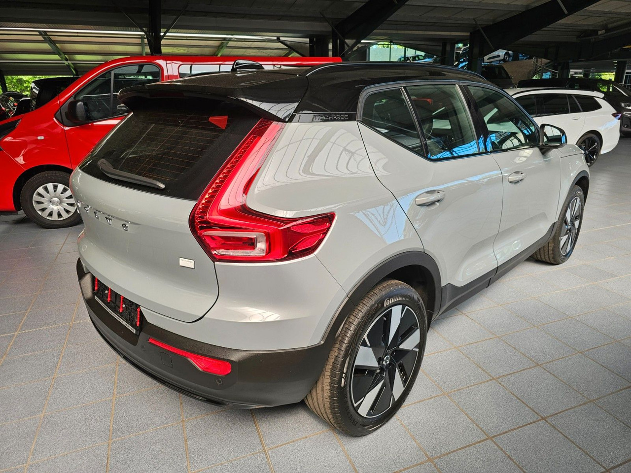 Volvo XC 40 Plus Recharge Pure Electric 2WD - SUV: picture 3 Volvo XC 40 Plus Recharge Pure Electric 2WD - SUV: picture 3