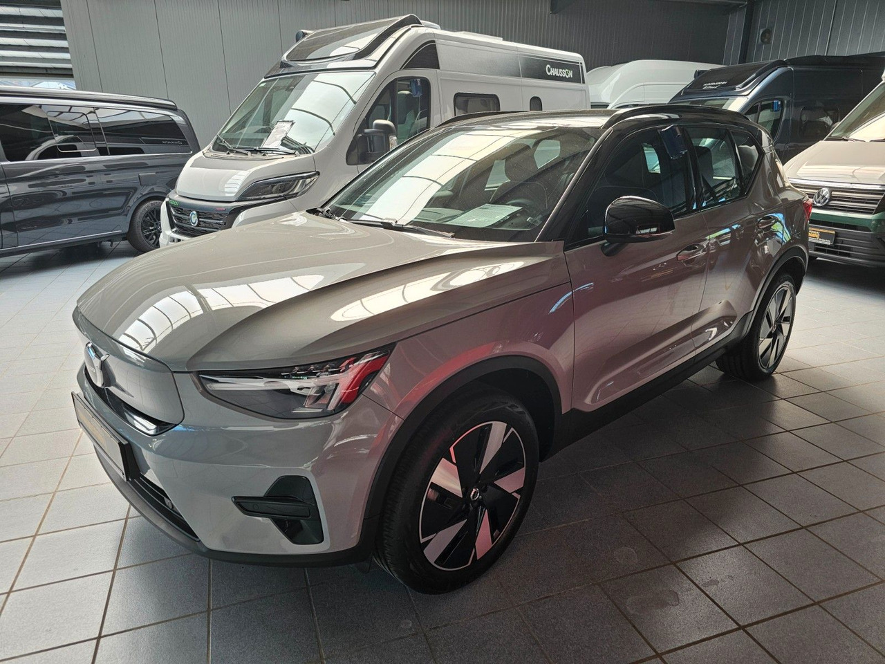Volvo XC 40 Plus Recharge Pure Electric 2WD - SUV: picture 1 Volvo XC 40 Plus Recharge Pure Electric 2WD - SUV: picture 1