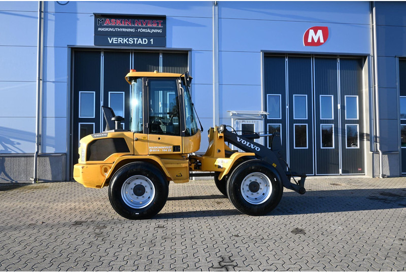 Volvo L30G - Wheel loader: picture 4 Volvo L30G - Wheel loader: picture 4