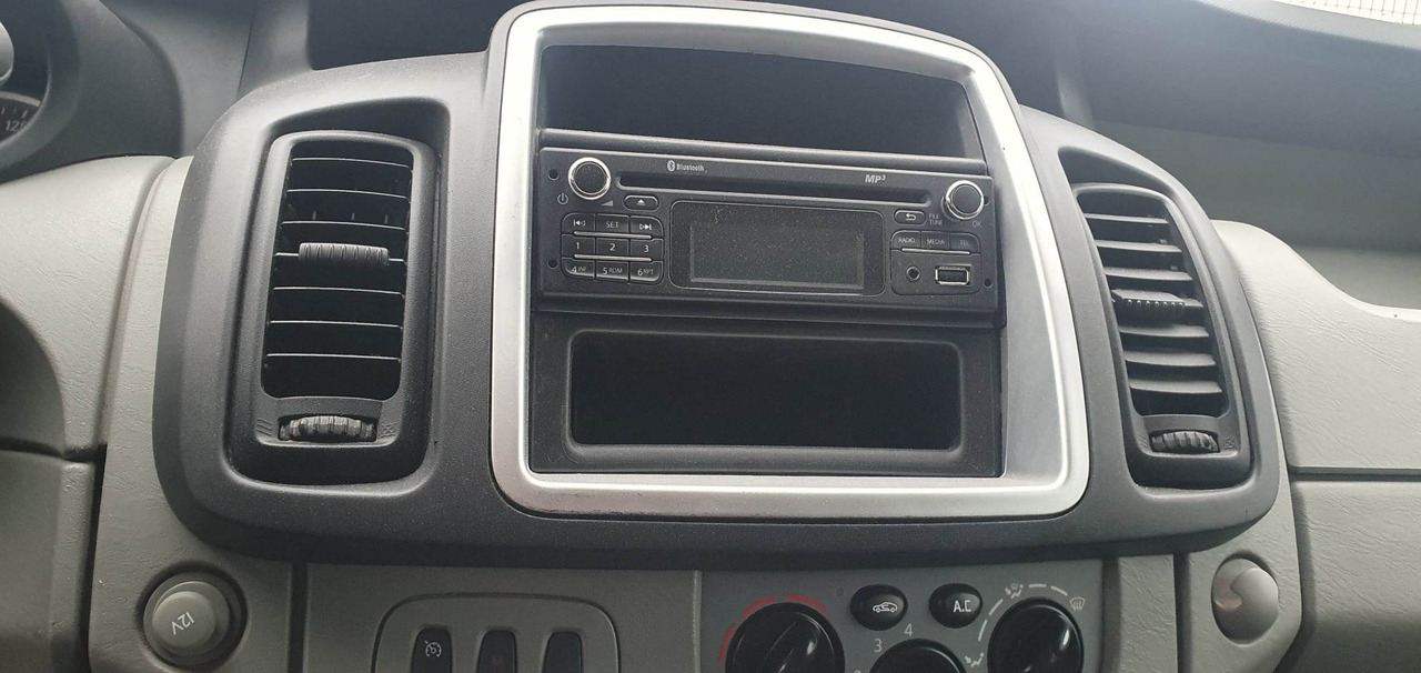 Small van Opel Vivaro: picture 10