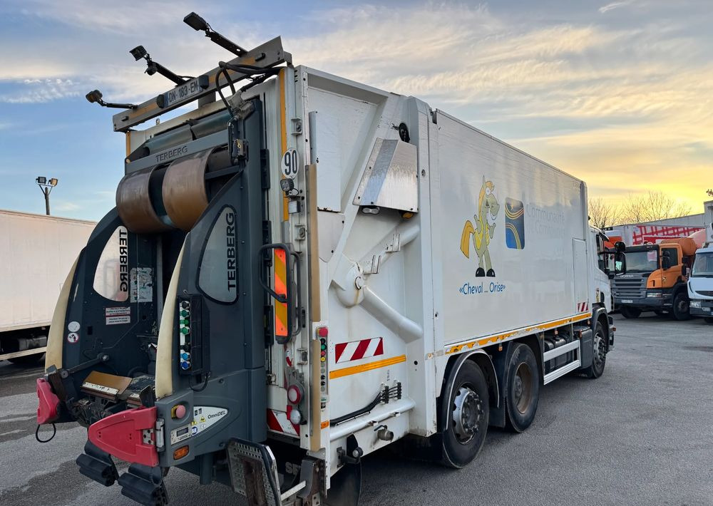 Scania P360 - Garbage truck: picture 5 Scania P360 - Garbage truck: picture 5