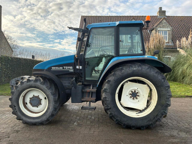 Construction machinery New Holland TS115: picture 8 Construction machinery New Holland TS115: picture 8