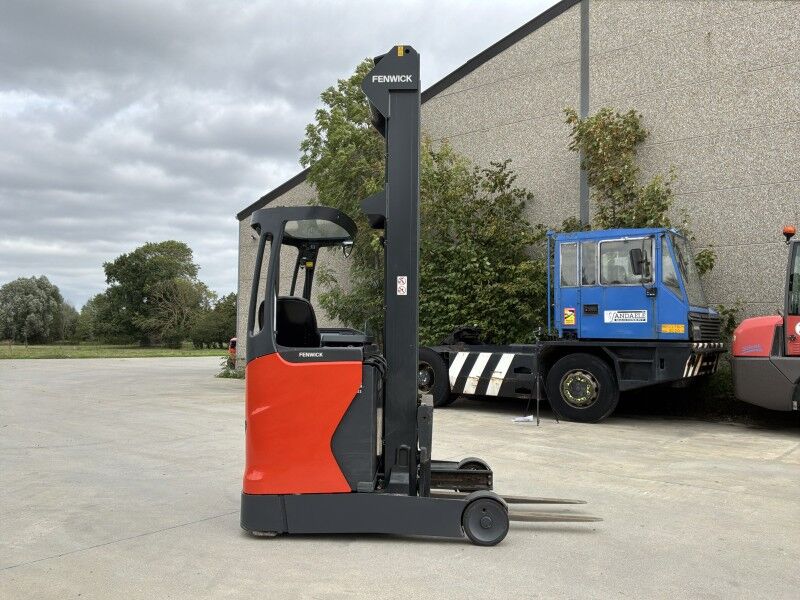 Linde R14 - Electric forklift: picture 4 Linde R14 - Electric forklift: picture 4