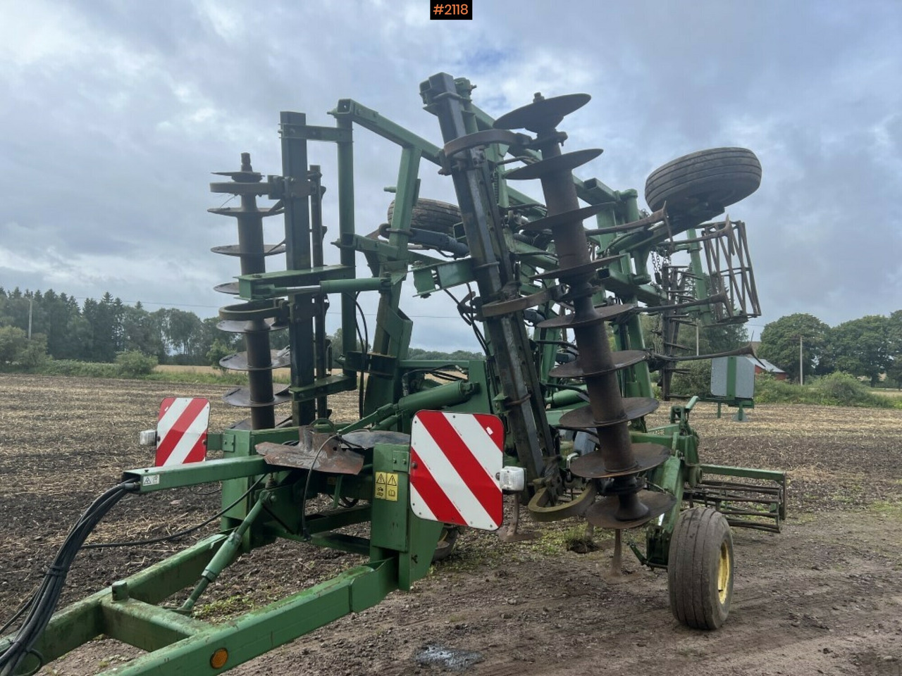 Cultivator - John Deere 410A (SEE VIDEO) - Soil tillage equipment: picture 1 Cultivator - John Deere 410A (SEE VIDEO) - Soil tillage equipment: picture 1