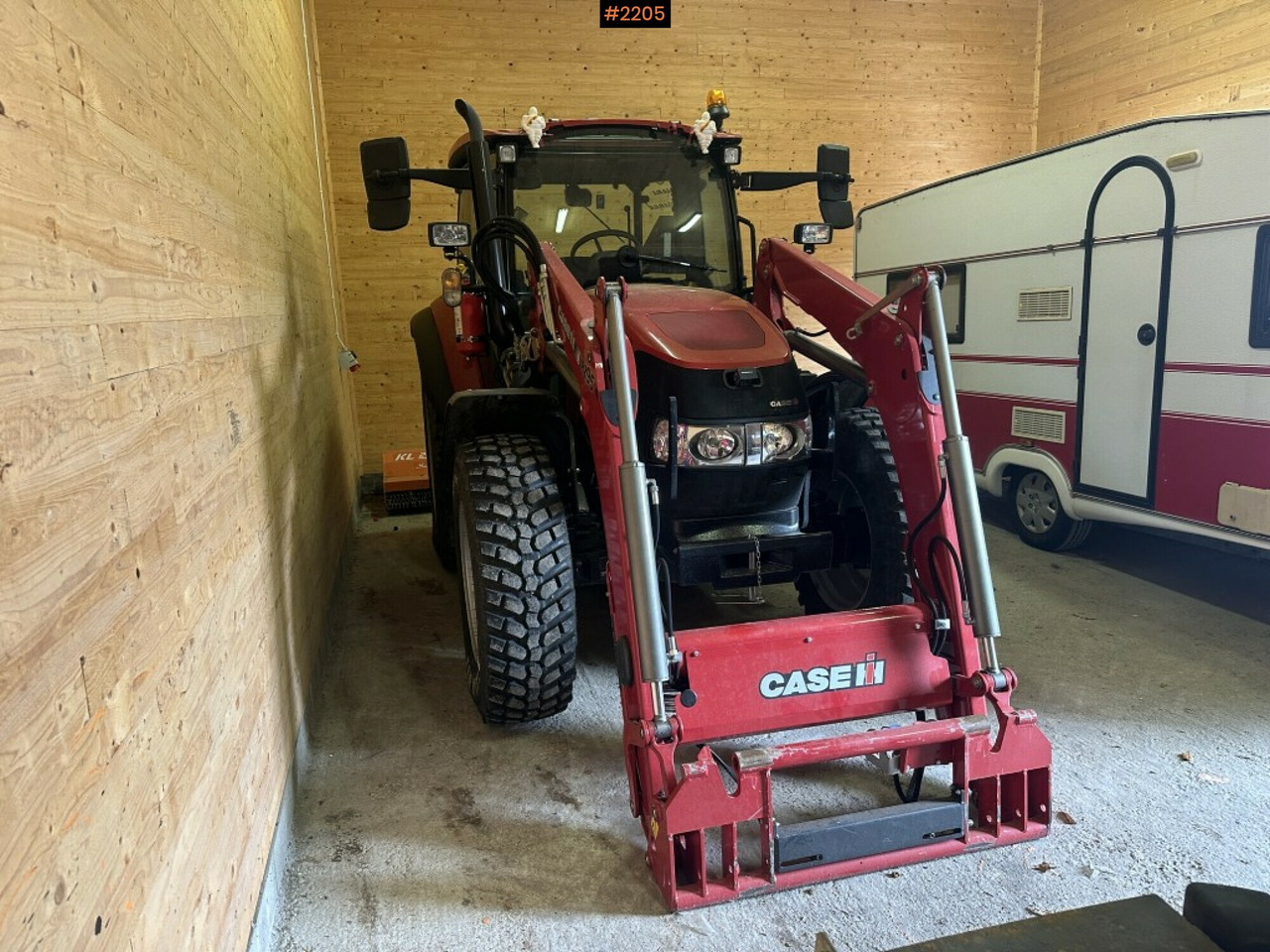 Tractor, Case IH Farmall 85C, Agrimaster KL 250 SW - Farm tractor: picture 4 Tractor, Case IH Farmall 85C, Agrimaster KL 250 SW - Farm tractor: picture 4